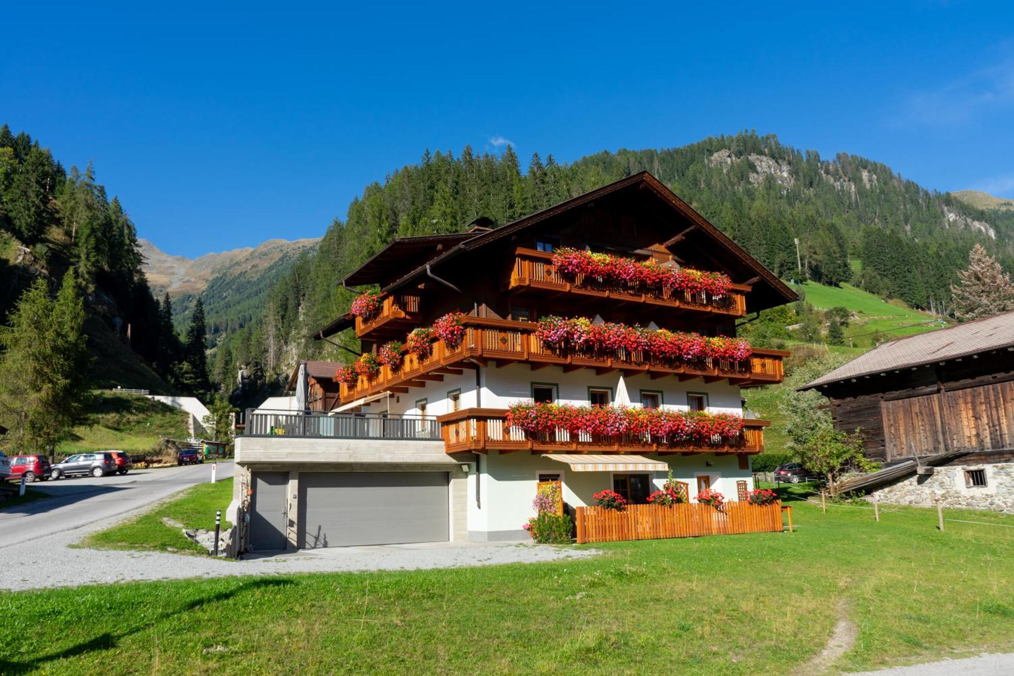 Gaestehaus Berger Sankt Jakob in Defereggen Exterior foto
